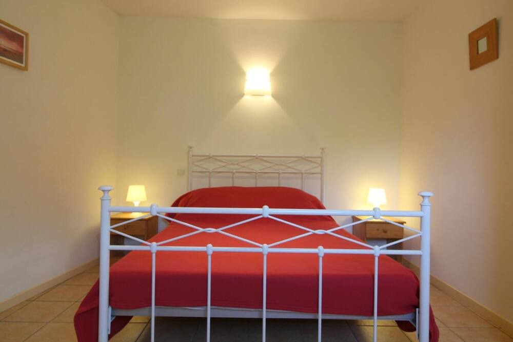 Photo of Bedroom in Bourg-sur-Gironde