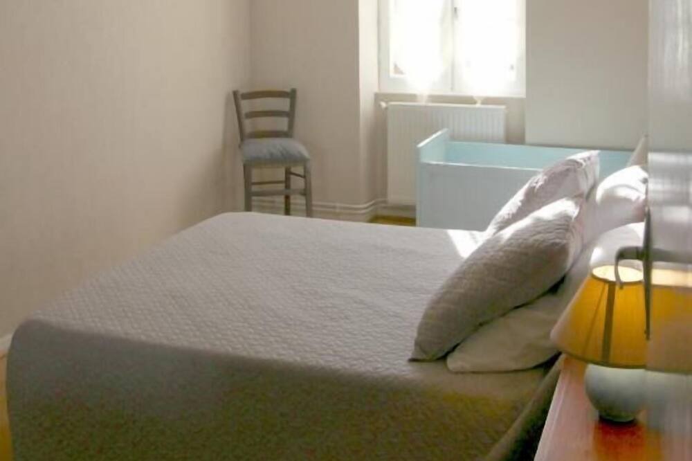 Photo of Bedroom in Saint-Christoly-de-Blaye