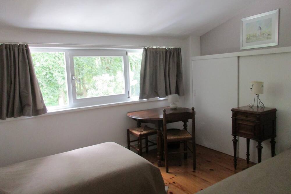 Photo of Bedroom in Jau-Dignac-et-Loirac