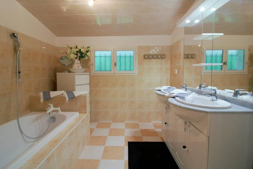 Photo of Bathroom in Cestas