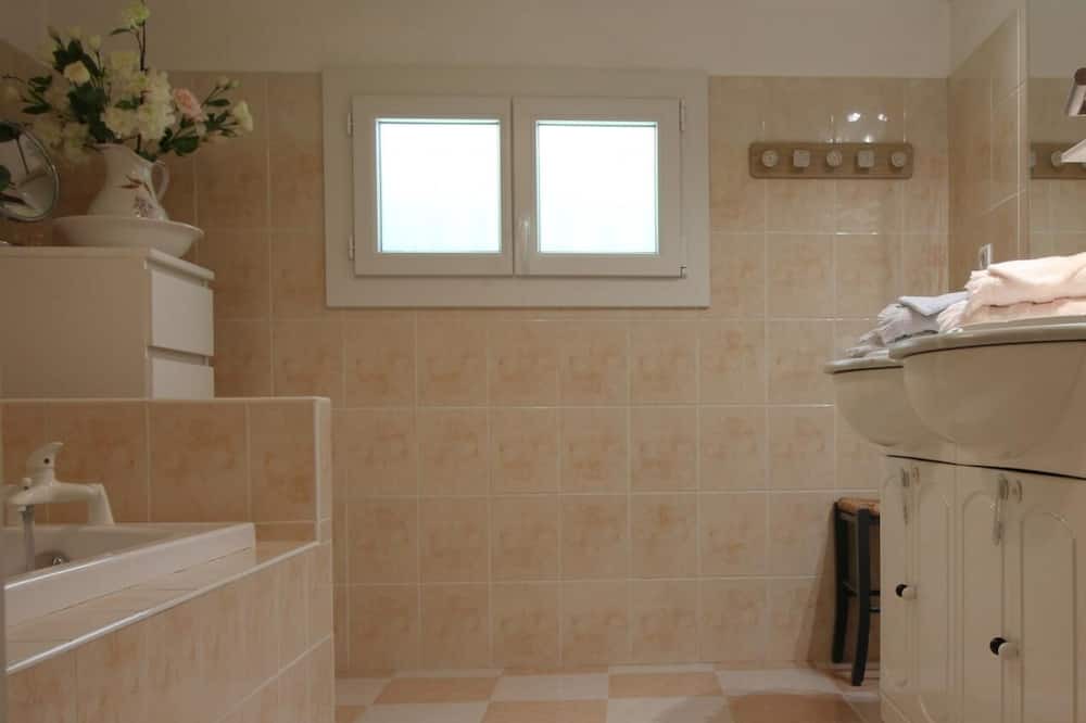 Photo of Bathroom in Cestas