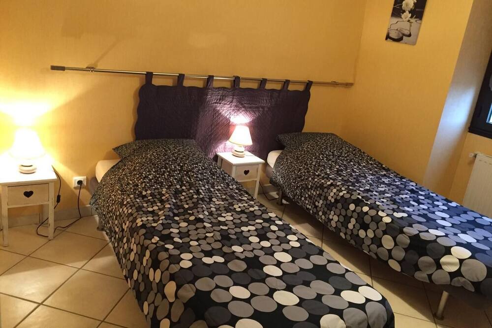 Photo of Bedroom in Portets