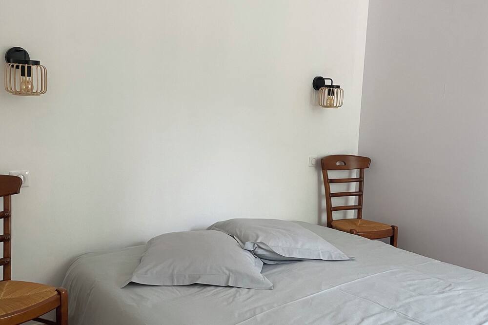 Photo of Bedroom in Le Seure