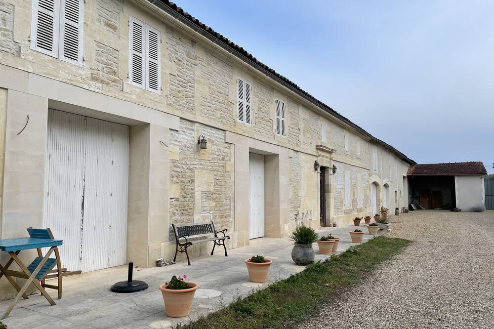 Photo of Outdoor in Le Seure
