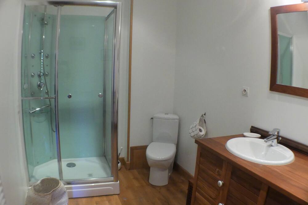 Photo of Bathroom in Domme