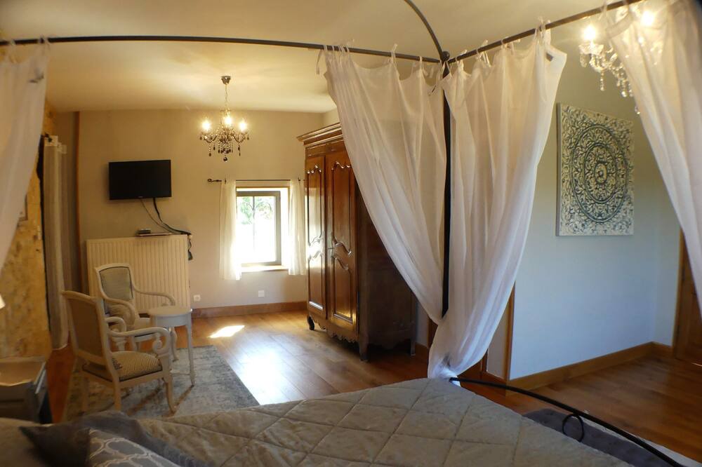 Photo of Bedroom in Domme