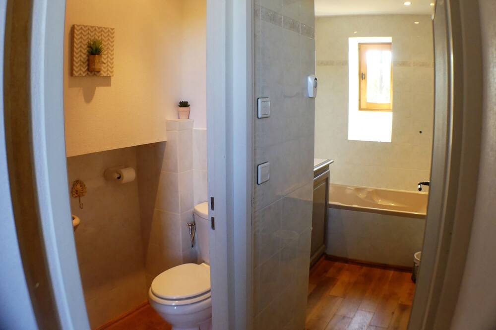 Photo of Bathroom in Domme
