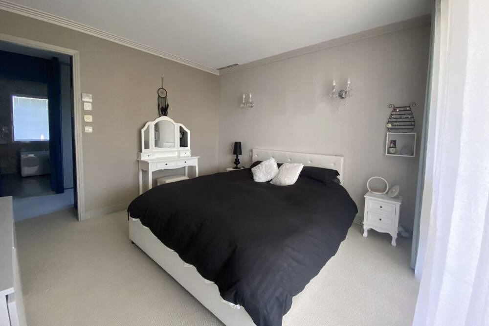 Photo of Bedroom in Loudun