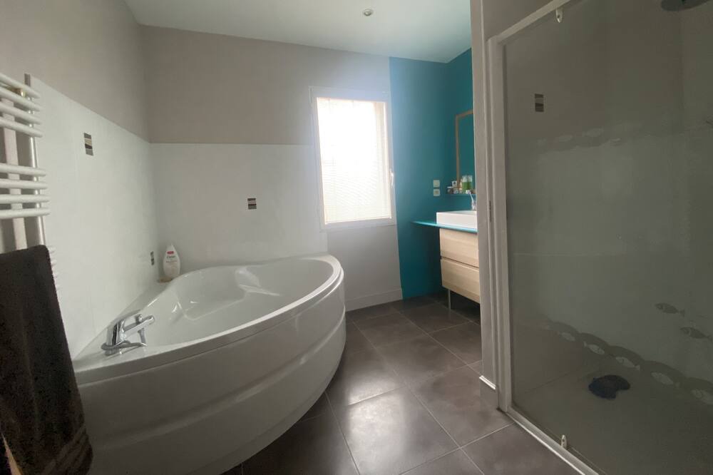 Photo of Bathroom in Loudun