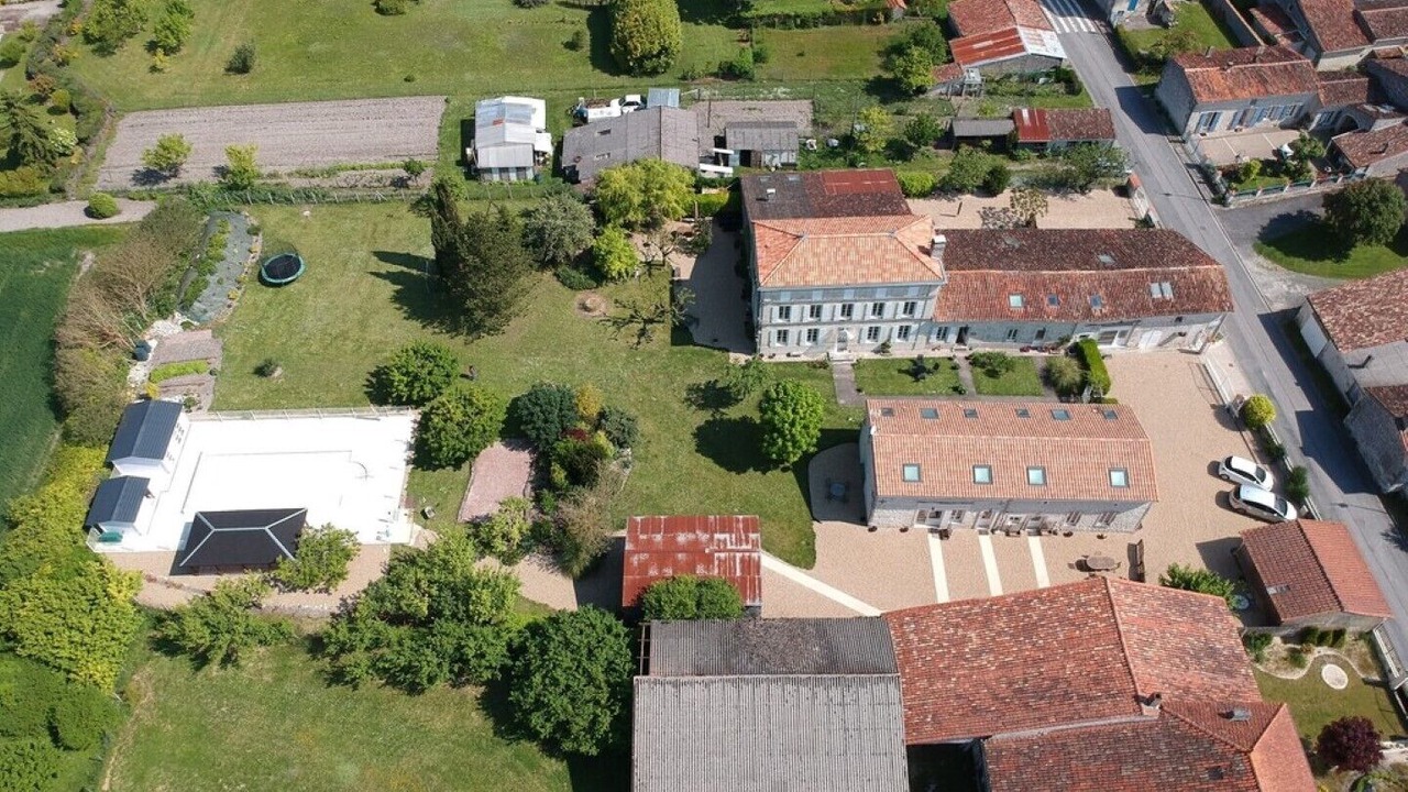 Photo of Outdoor in Saint-Seurin-de-Palenne
