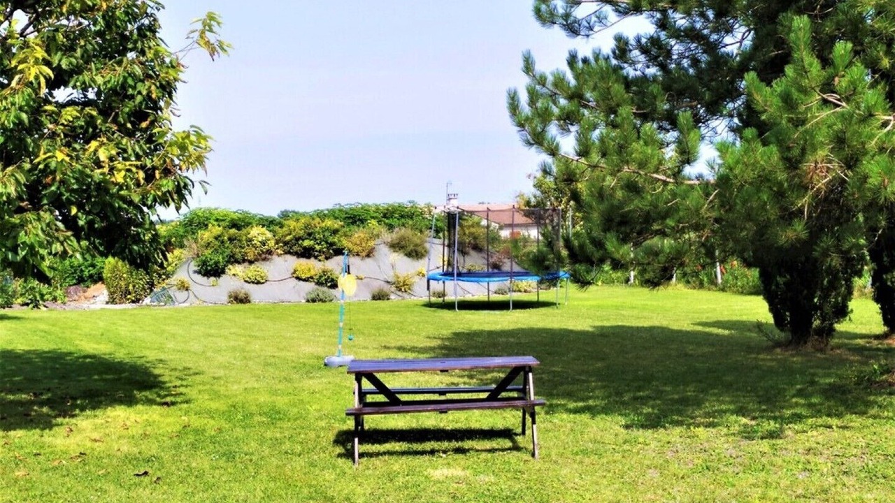 Photo of Outdoor in Saint-Seurin-de-Palenne