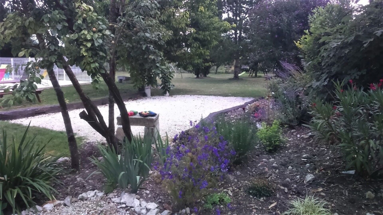 Photo of Outdoor in Saint-Seurin-de-Palenne