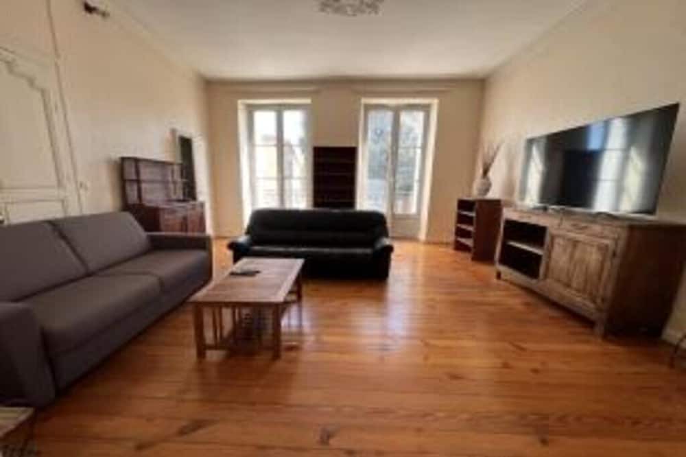 Photo of Livingroom in Bourg-sur-Gironde