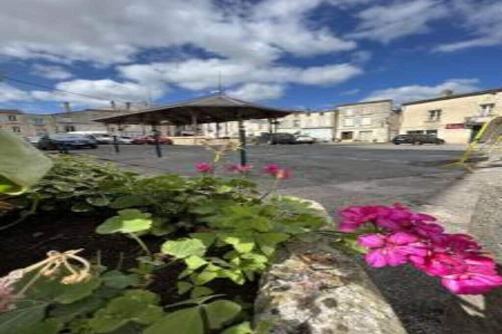 Photo of Outdoor in Bourg-sur-Gironde