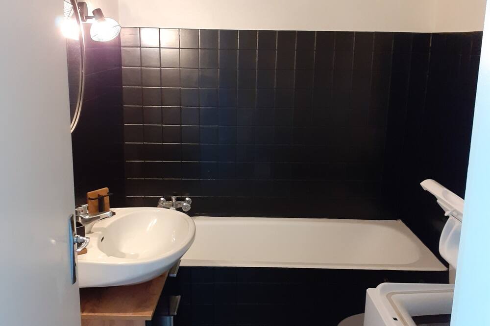 Photo of Bathroom in Oloron-Sainte-Marie