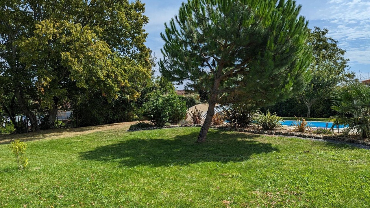 Photo of Outdoor in Salles-Lavalette