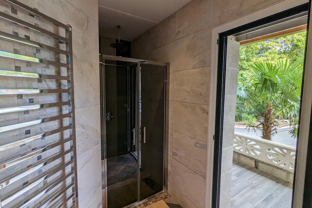 Photo of Bathroom in Sers