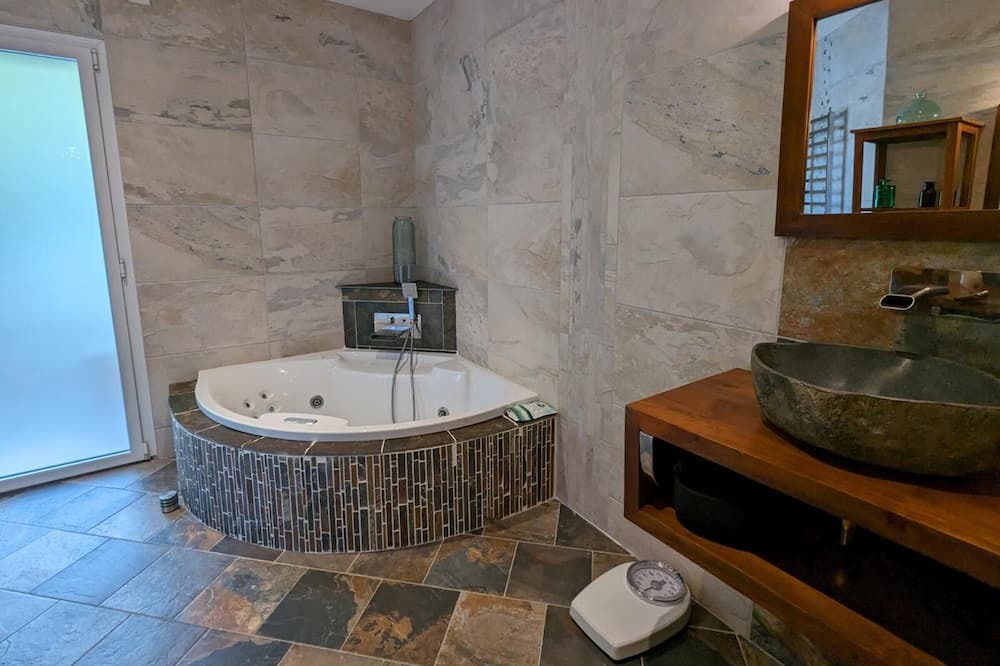 Photo of Bathroom in Sers