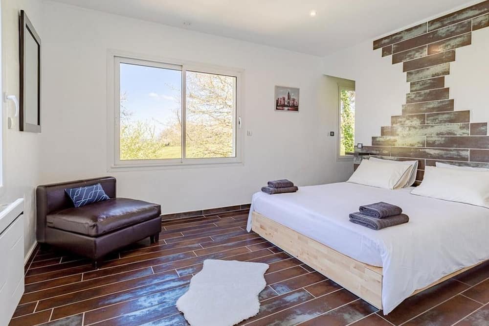 Photo of Bedroom in Sers