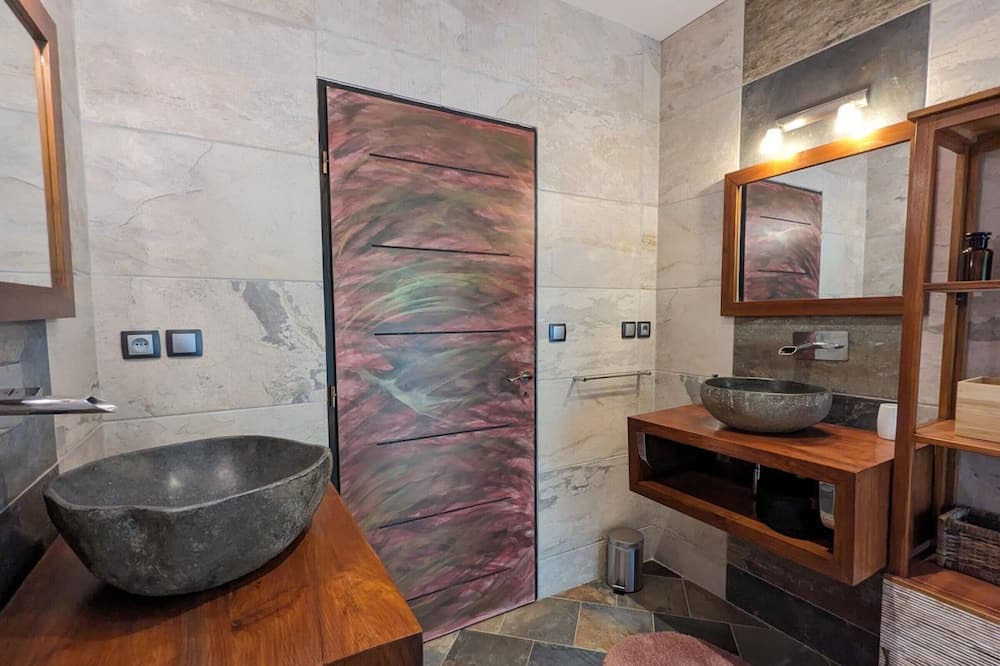 Photo of Bathroom in Sers