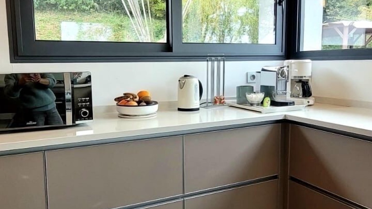 Photo of Kitchen in Camblanes-et-Meynac