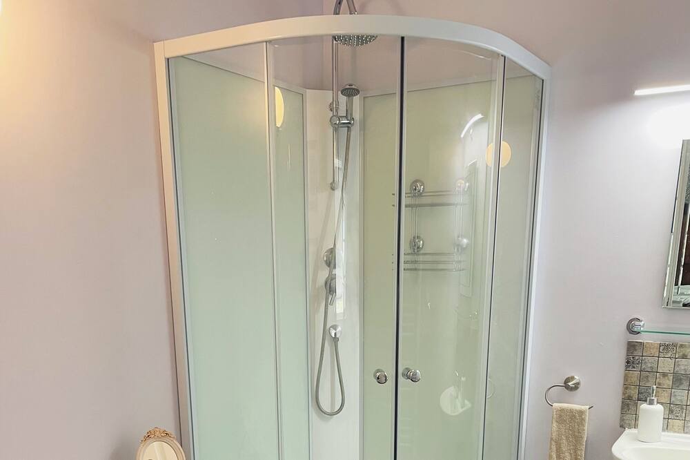 Photo of Bathroom in Paille