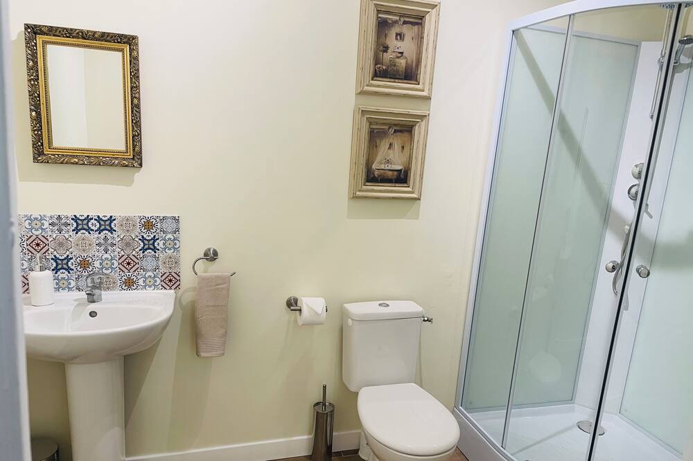Photo of Bathroom in Paille