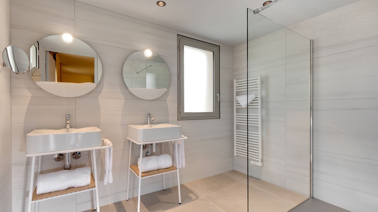 Photo of Bathroom in Arveyres