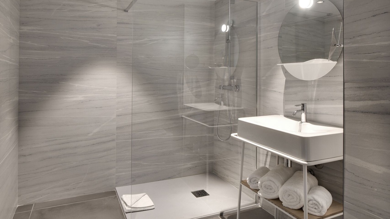 Photo of Bathroom in Arveyres