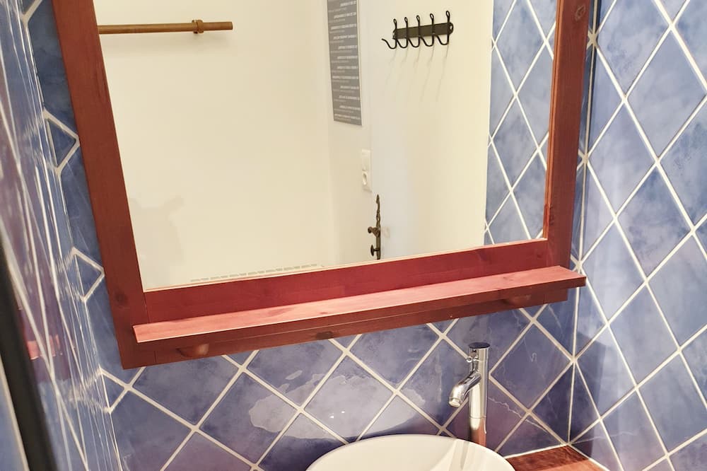 Photo of Bathroom in Graves-Saint-Amant