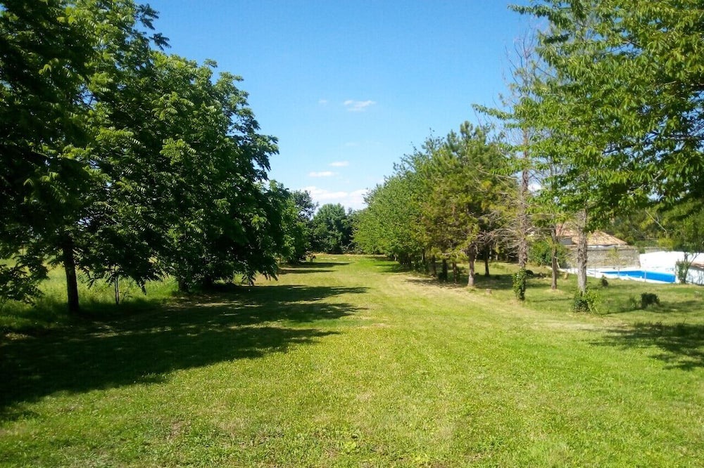 Photo of Outdoor in La Bataille