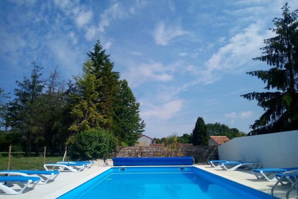 Photo of Outdoor in La Bataille