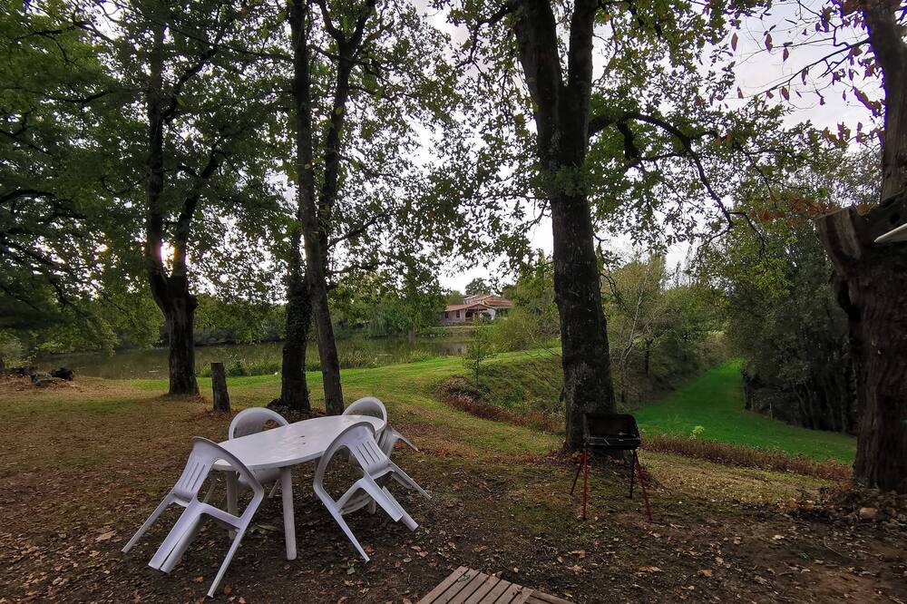 Photo of Outdoor in Saint-Aubin-le-Cloud