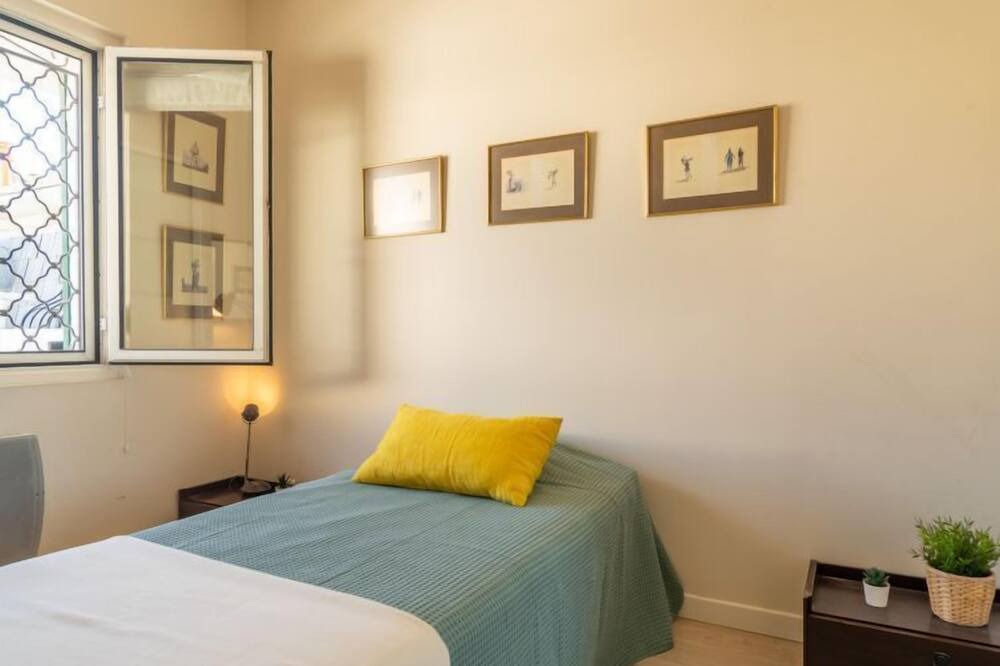Photo of Bedroom in Biarritz City Centre