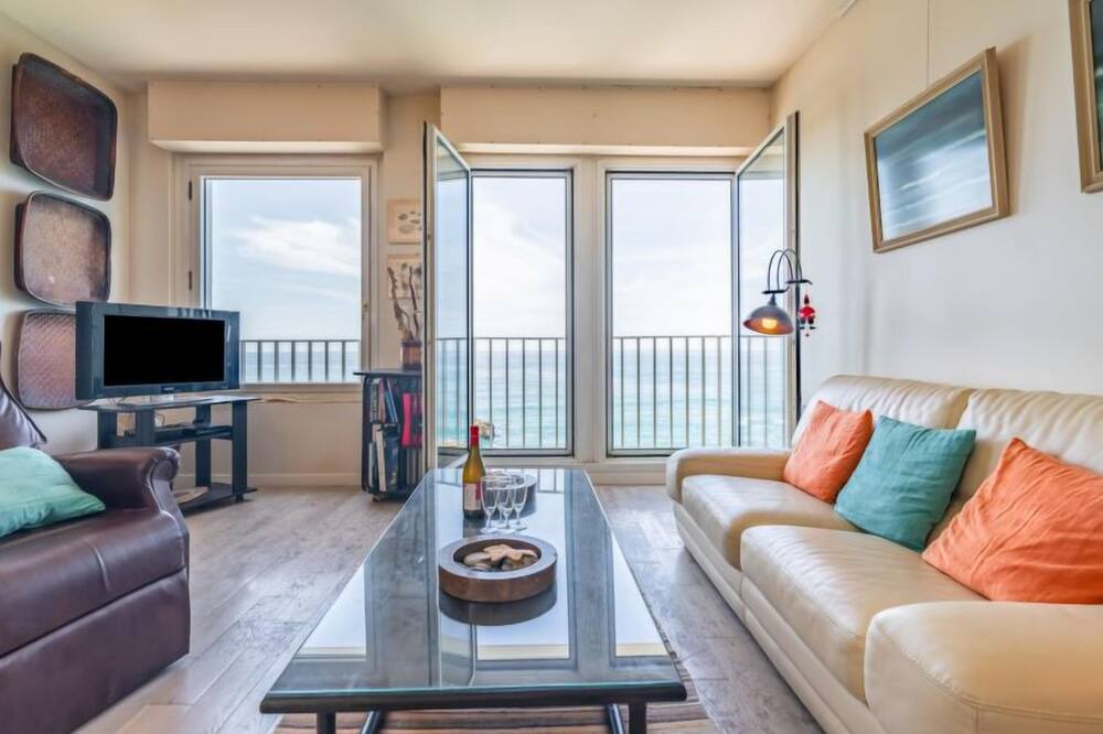Photo of Livingroom in Biarritz City Centre