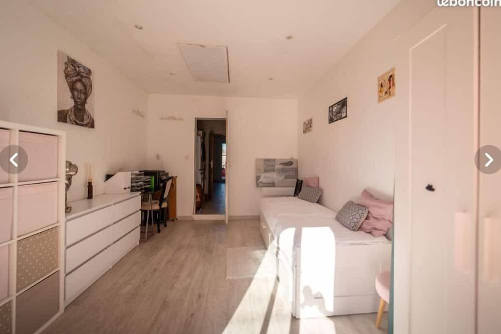 Photo of Bedroom in Ambares-et-Lagrave