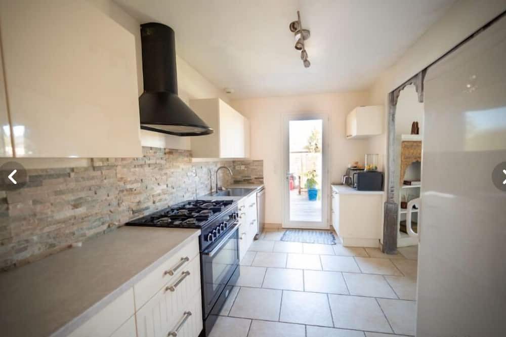 Photo of Kitchen in Ambares-et-Lagrave