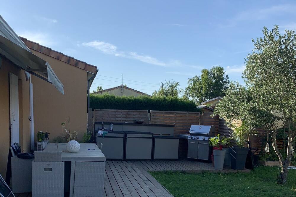 Photo of Patio Balcony in Ambares-et-Lagrave