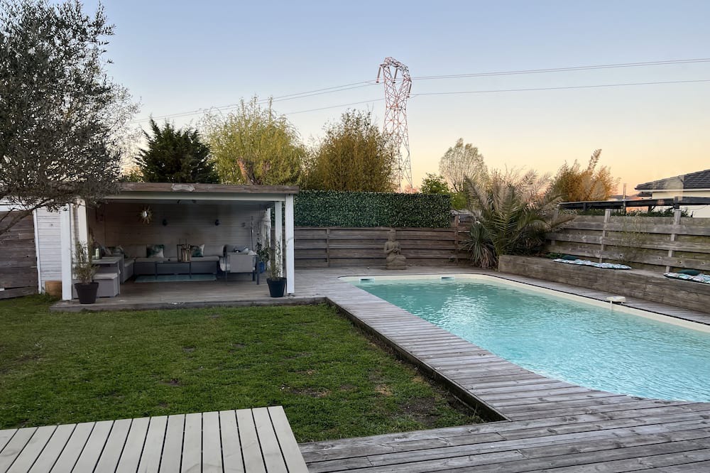 Photo of Outdoor in Ambares-et-Lagrave