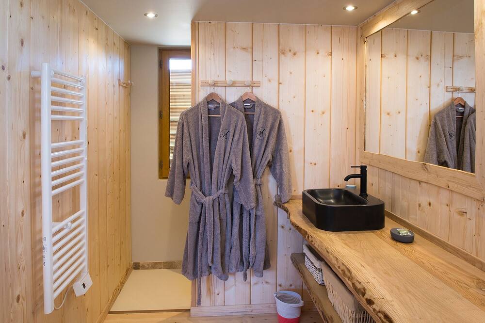 Photo of Bathroom in Monbazillac