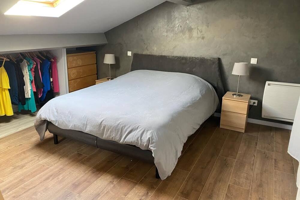 Photo of Bedroom in Tosse