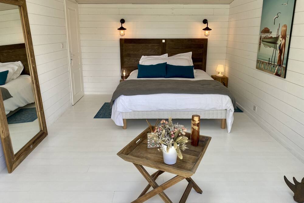 Photo of Bedroom in Lanton