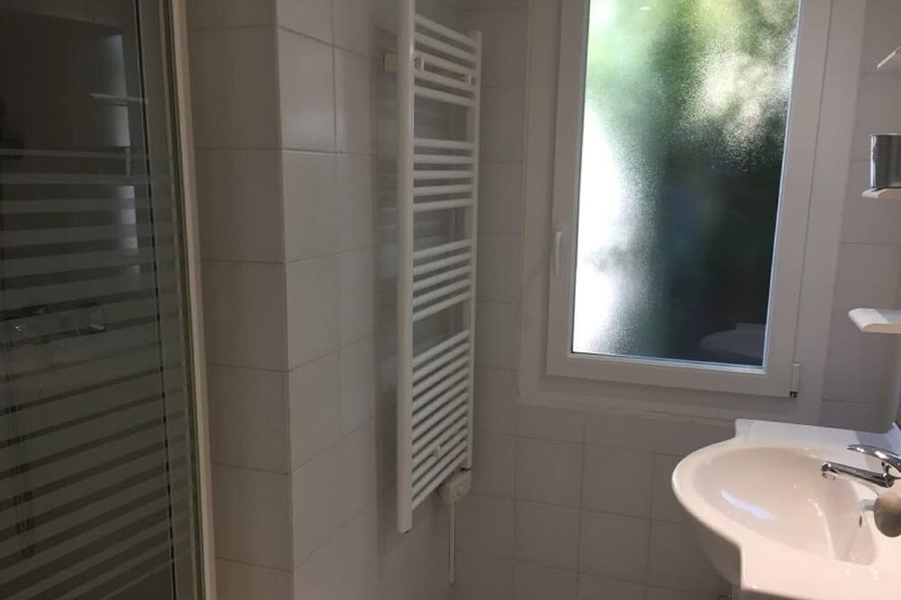Photo of Bathroom in Taussat