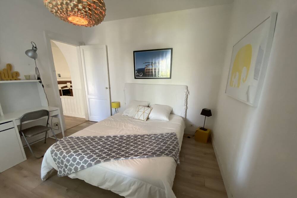 Photo of Bedroom in Taussat