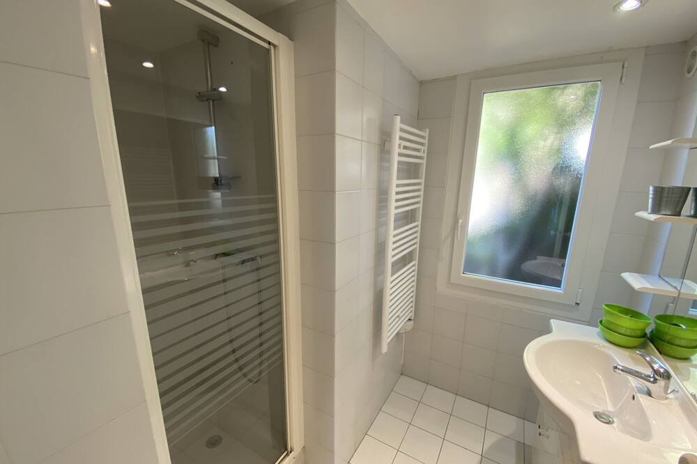 Photo of Bathroom in Taussat