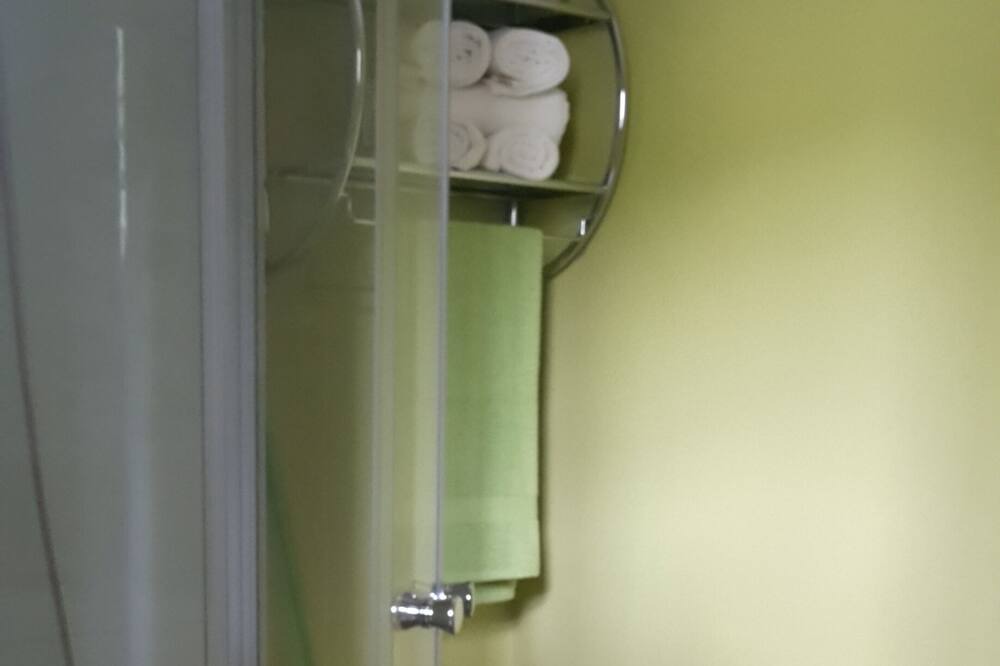 Photo of Bathroom in Lalinde