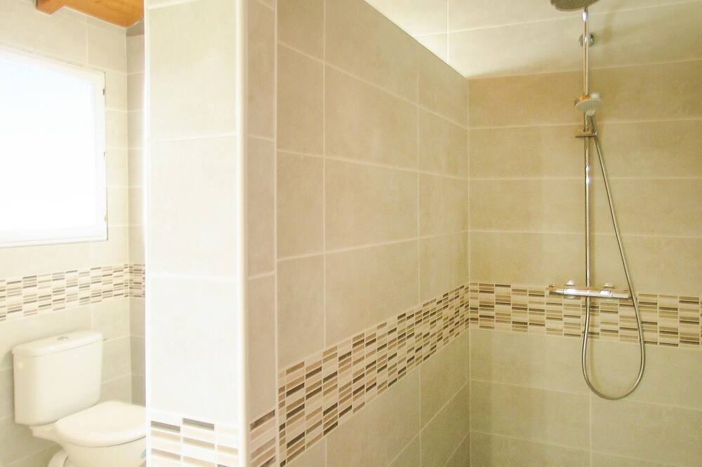 Photo of Bathroom in Gardonne