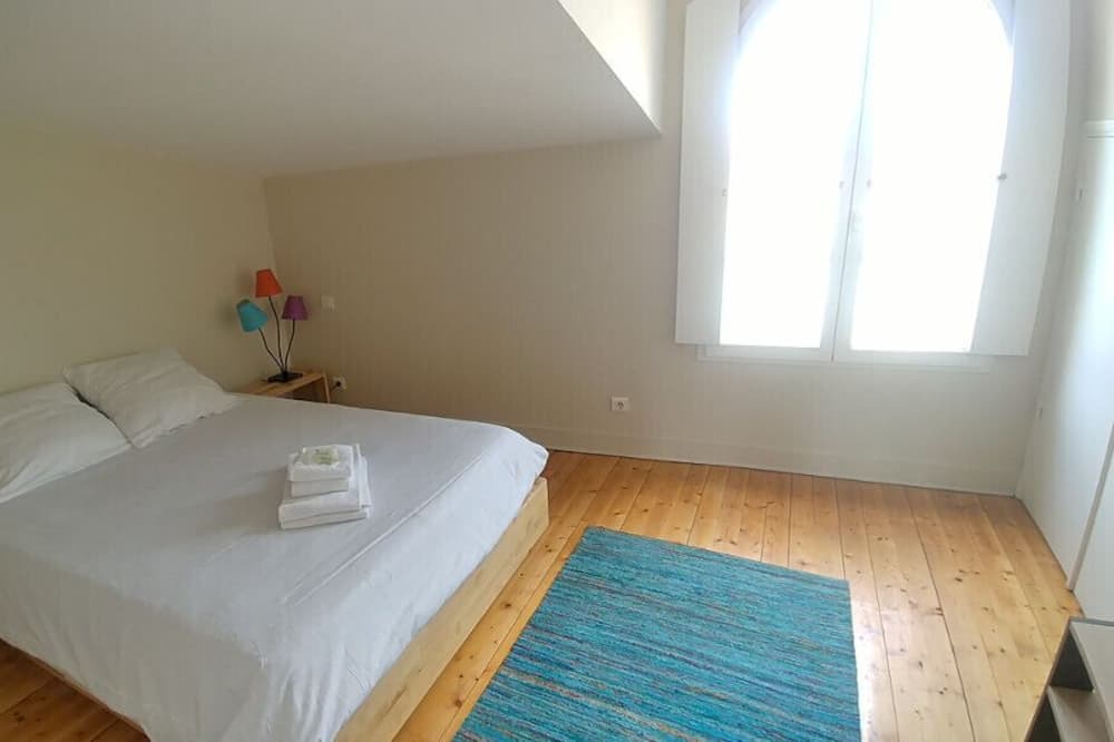 Photo of Bedroom in Saint Seurin - Fondaudege