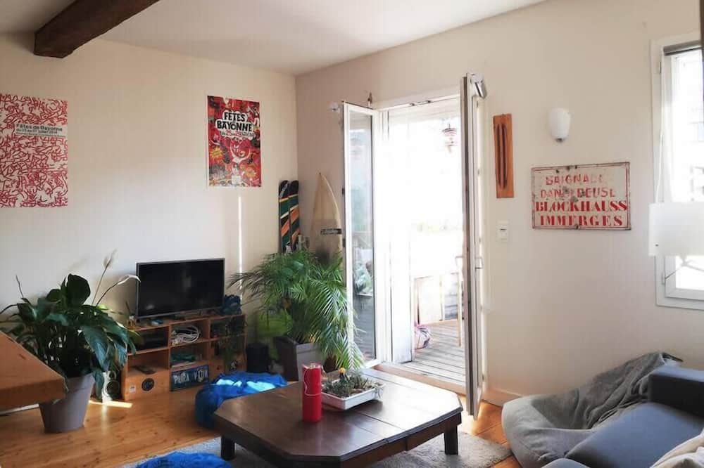 Photo of Livingroom in Saint Seurin - Fondaudege
