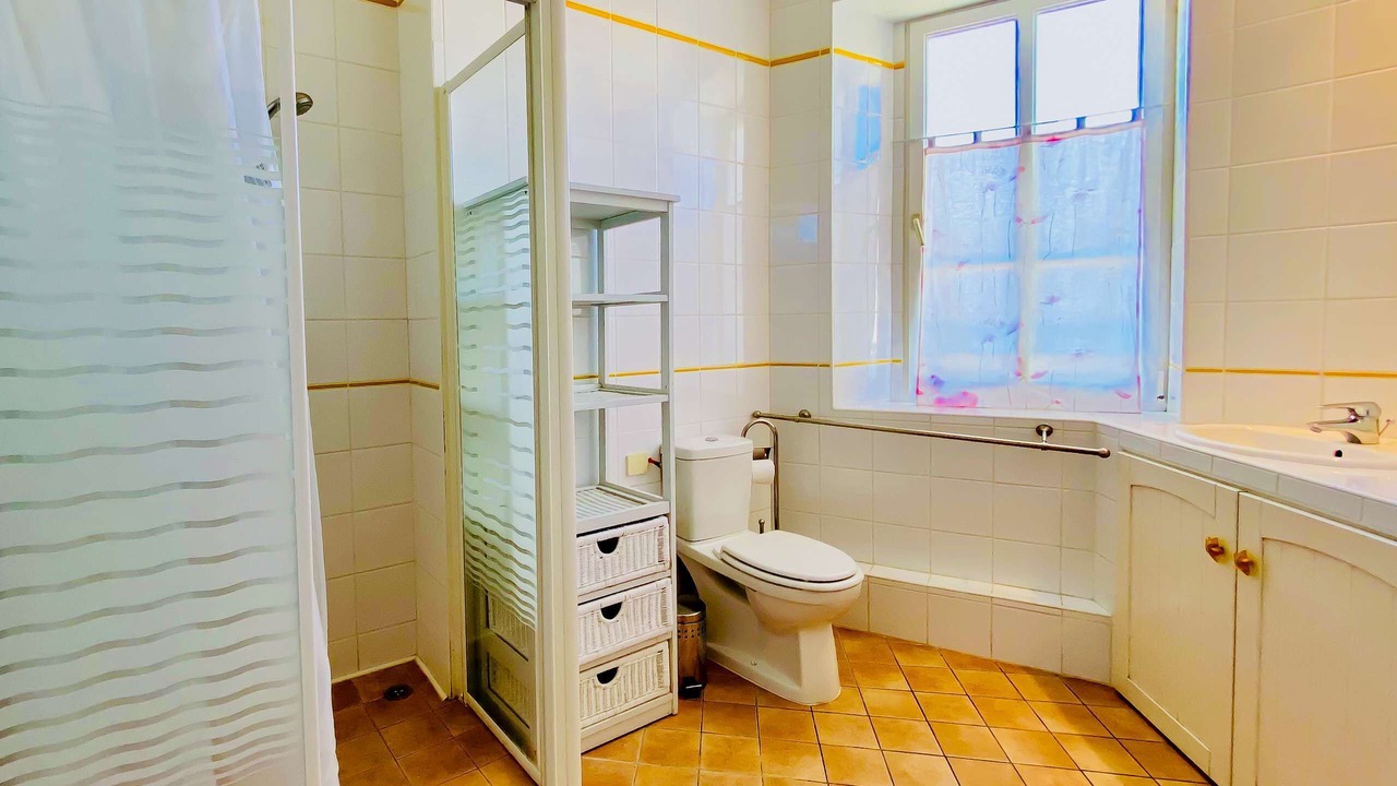 Photo of Bathroom in La Couarde-sur-Mer